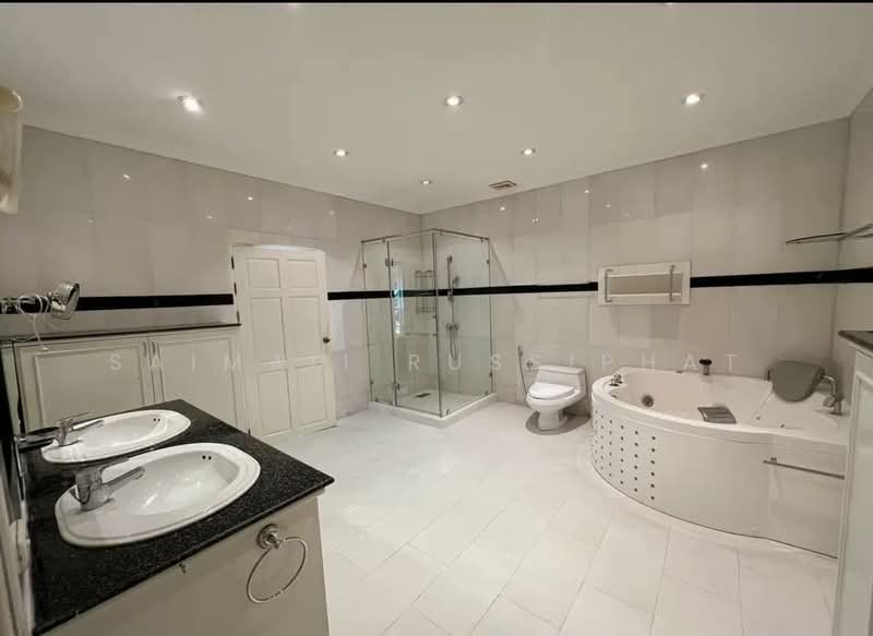 Jomtien Condotel and Village, Chon Buri (Pattaya), 318/39 Thappraya Rd, Nong Pru, Bang Lamung (Pattaya), Chon Buri (Pattaya), 4 Bedrooms, 380 sqm, Condo For Sale, by Saimaii Russiphat, 500287340 - DDproperty.com