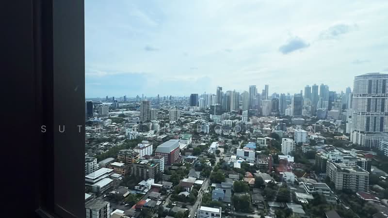 The Esse Sukhumvit 36, Bangkok, Soi Sukhumvit 36, Sukhumvit Road, Phra Kanong, Khlong Toei, Bangkok, 1 Bedroom, 38 sqm, Condo For Rent, by Suthasin Boonkong, 500287350 - DDproperty.com