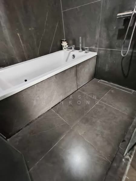 The Esse at Singha Complex, Bangkok, 1788 New Petchaburi Rd, Khlongtoei Nua, Watthana, Bangkok, 1 Bedroom, 47 sqm, Condo For Rent, by Suthasin Boonkong, 500287369 - DDproperty.com