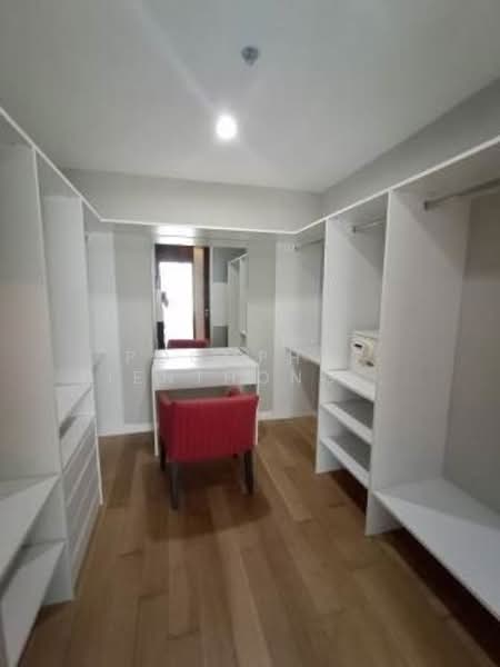 Siri Residence, Bangkok, 21 Soi Sukhumvit 24, Khong Tan, Khlong Toei, Bangkok, 3 Bedrooms, 142 sqm, Condo For Sale, by Poomphat Tienthongsakul, 500287433 - DDproperty.com