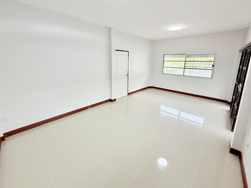 หมู่บ้านสุภาวัลย์ ลำลูกกา คลอง2 (รีโนเวท) 37.1 ตร.ว., ปทุมธานี, เสมาฟ้าคราม, คูคต, ลำลูกกา, ปทุมธานี, 148 ตร.ม., บ้านแฝด ขาย, โดย วสันต์ วะสะติ, 500287443 - DDproperty.com