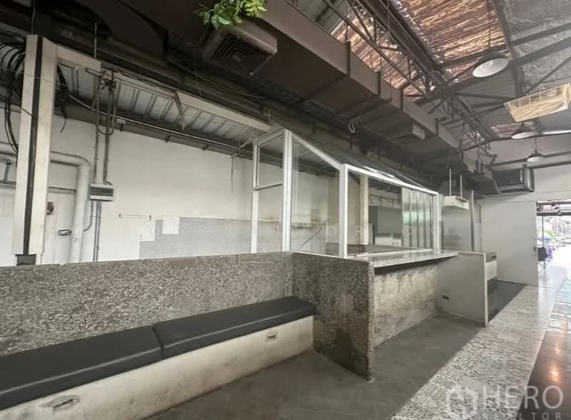 For Rent Retail Space 45 sqm in Silom, Bang Rak, Bangkok near BTS Chong Nonsi BRE22658, กรุงเทพ, สีลม, บางรัก, กรุงเทพ, 45 ตร.ม., พื้นที่ขายของ ให้เช่า, โดย Hero Realtor Co., Ltd., 500287493 - DDproperty.com