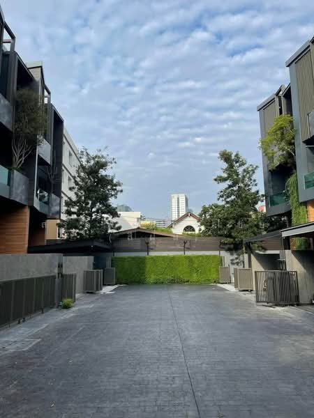 The Eight Chatuchak-Ratchada, Bangkok, Soi Lat Phrao 1 Yeak 25, Jom Phon, Chatuchak, Bangkok, 3 Bedrooms, 254 sqm, Townhouse For Rent, by สรภพ ยอดไชย (สีฝุ่น), 500287663 - DDproperty.com
