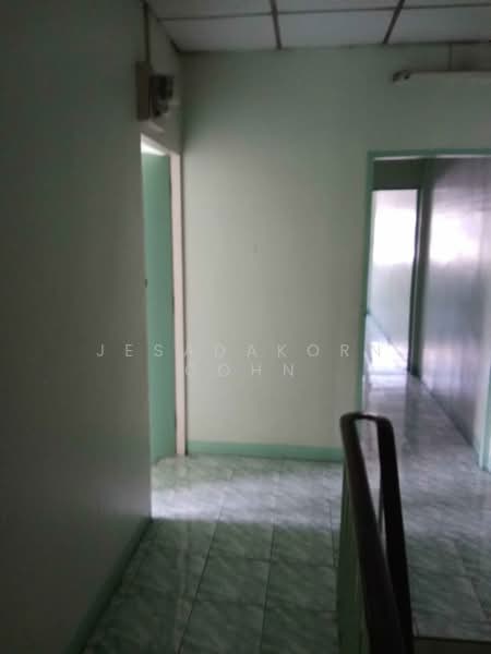 4-BR Townhouse, Bangkok, Bang Khun Sri, Bangkok Noi, Bangkok, 4 Bedrooms, 220 sqm, Townhouse For Sale, by Jesadakorn Cohn, 500287760 - DDproperty.com