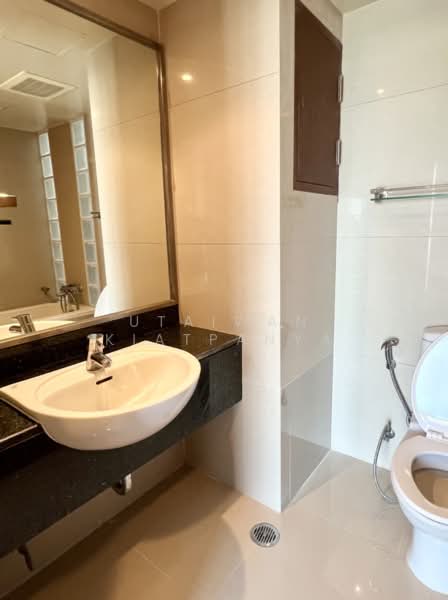 The Kris Ratchada 17, Bangkok, Inthamara 45 Alley, Din Daeng, Din Daeng, Bangkok, 2 Bedrooms, 54 sqm, Condo For Rent, by Utaiwan Kiatpanya, 500287772 - DDproperty.com