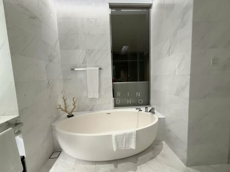 Four Seasons Private Residences : โฟร์ ซีซั่นส์ ไพรเวท เรสสิเด้นซ์, กรุงเทพ, 300 ถนนเจริญกรุง, ยานนาวา, สาทร, กรุงเทพ, 124 ตร.ม., คอนโด ให้เช่า, โดย Amarin Sitthidhoon, 500287813 - DDproperty.com