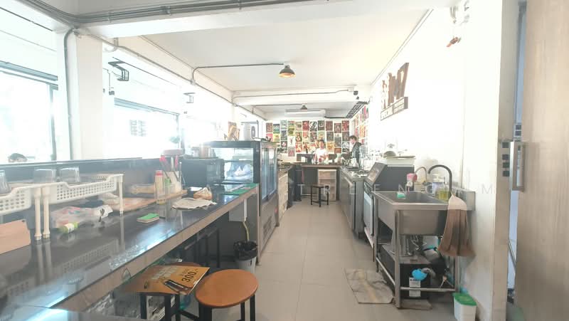 ขาย - "เซ้งด่วน! ร้านอาหารทำเลทอง พหลโยธิน 18/1 หน้ากว้าง 20 เมตร พื้นที่ 250 ตร.ม. อุปกรณ์ครบพร้อมเปิดร้า, กรุงเทพ