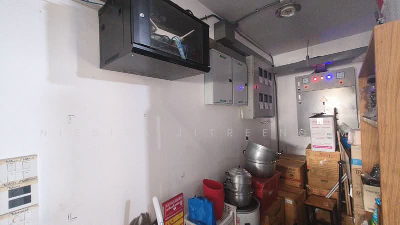 ขาย - "เซ้งด่วน! ร้านอาหารทำเลทอง พหลโยธิน 18/1 หน้ากว้าง 20 เมตร พื้นที่ 250 ตร.ม. อุปกรณ์ครบพร้อมเปิดร้า, กรุงเทพ