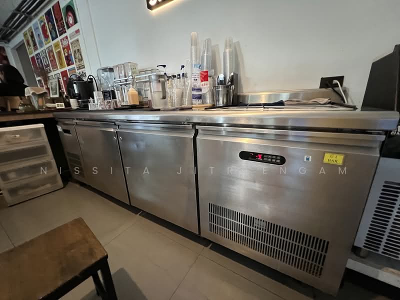 For Sale - "เซ้งด่วน! ร้านอาหารทำเลทอง พหลโยธิน 18/1 หน้ากว้าง 20 เมตร พื้นที่ 250 ตร.ม. อุปกรณ์ครบพร้อมเปิดร้า, Bangkok