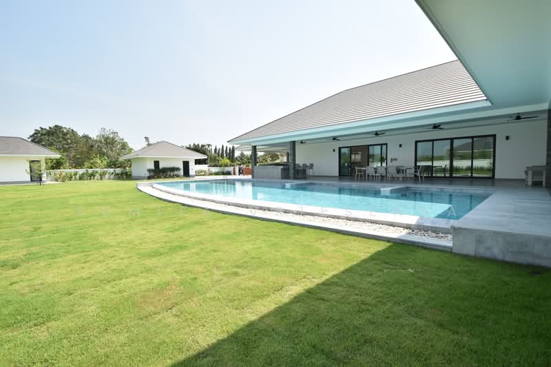 Premium Private Estate in Hua Hin – Fully Furnished Luxury Villa with Guest House, Prachuap Khiri Khan, Wang-Pong, Pran Buri, Prachuap Khiri Khan, 5 Bedrooms, 580 sqm, Villa For Sale, by Sumita Vriesenga, 500287872 - DDproperty.com