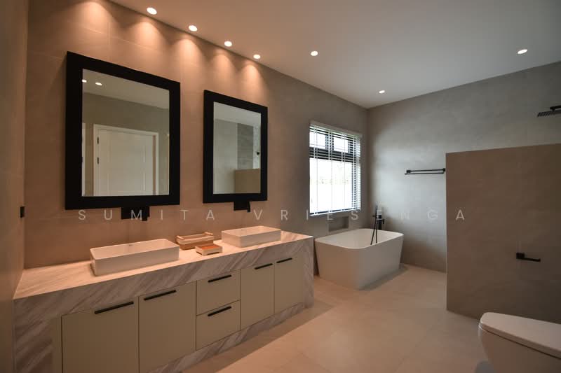 Premium Private Estate in Hua Hin – Fully Furnished Luxury Villa with Guest House, Prachuap Khiri Khan, Wang-Pong, Pran Buri, Prachuap Khiri Khan, 5 Bedrooms, 580 sqm, Villa For Sale, by Sumita Vriesenga, 500287872 - DDproperty.com