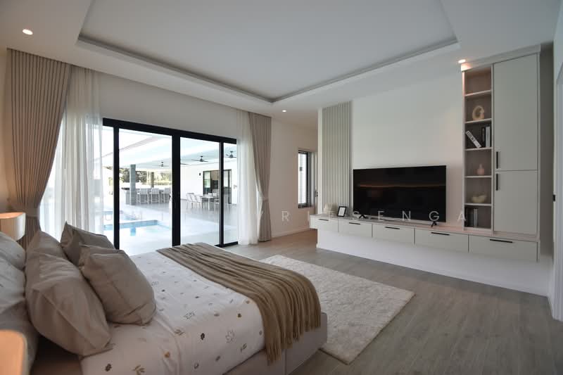 Premium Private Estate in Hua Hin – Fully Furnished Luxury Villa with Guest House, Prachuap Khiri Khan, Wang-Pong, Pran Buri, Prachuap Khiri Khan, 5 Bedrooms, 580 sqm, Villa For Sale, by Sumita Vriesenga, 500287872 - DDproperty.com