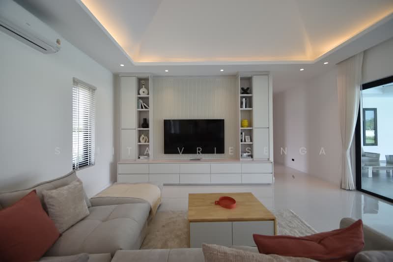 Premium Private Estate in Hua Hin – Fully Furnished Luxury Villa with Guest House, Prachuap Khiri Khan, Wang-Pong, Pran Buri, Prachuap Khiri Khan, 5 Bedrooms, 580 sqm, Villa For Sale, by Sumita Vriesenga, 500287872 - DDproperty.com