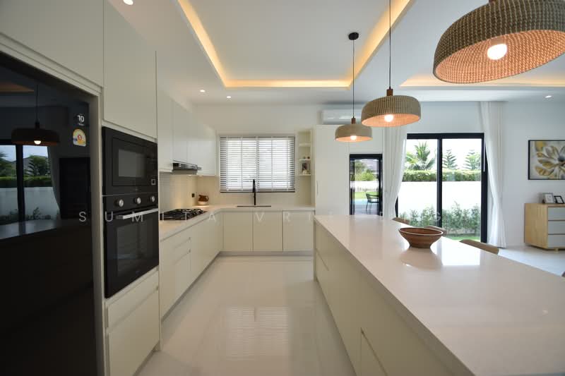 Premium Private Estate in Hua Hin – Fully Furnished Luxury Villa with Guest House, Prachuap Khiri Khan, Wang-Pong, Pran Buri, Prachuap Khiri Khan, 5 Bedrooms, 580 sqm, Villa For Sale, by Sumita Vriesenga, 500287872 - DDproperty.com