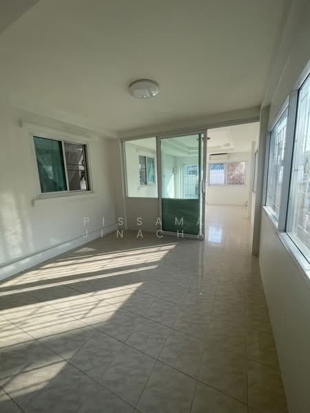 Pruksa 28/1, Samut Prakan, Praksa Road, Phreak Sa Mai, Muang Samut Prakarn, Samut Prakan, 4 Bedrooms, 156 sqm, Townhouse For Sale, by Pissamai Jinachai, 500287878 - DDproperty.com