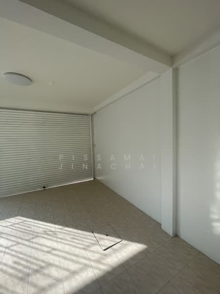 Pruksa 28/1, Samut Prakan, Praksa Road, Phreak Sa Mai, Muang Samut Prakarn, Samut Prakan, 4 Bedrooms, 156 sqm, Townhouse For Sale, by Pissamai Jinachai, 500287878 - DDproperty.com