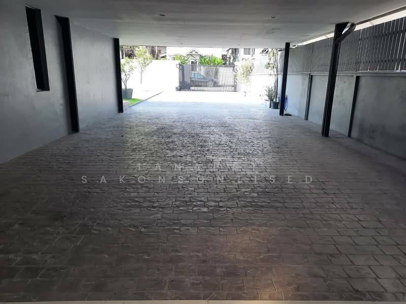 4-BR House, Bangkok, Prawet, Prawet, Bangkok, 4 Bedrooms, 600 sqm, Single Detached House For Rent, by Tanapat Sakonsontised, 500288012 - DDproperty.com