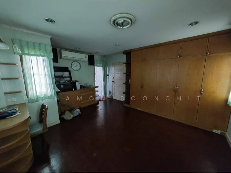 3-BR House, Bangkok, Saphan Sung, Saphan Sung, Bangkok, 3 Bedrooms, 204 sqm, Single Detached House For Sale, by Pichamon Boonchit, 500288019 - DDproperty.com