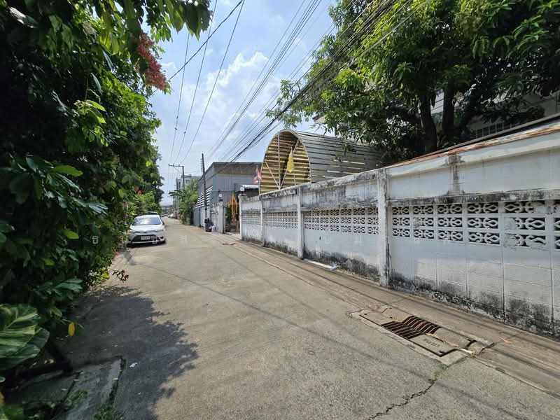 ขายอาคารและโกดัง ซอยอุดมสุข 51 ซ.ประวิทย์และเพื่อน 4 ราคา 35 ล้านบาท 294 ตรว., กรุงเทพ, อุดมสุข 51, บางจาก, พระโขนง, กรุงเทพ, 2,000 ตร.ม., สำนักงาน ขาย, โดย ธนัชสร หงษ์มานพ, 500288148 - DDproperty.com