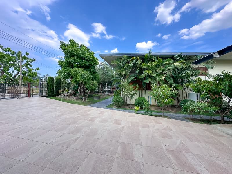 Modern Single-Story House with Expansive Garden in Mae Wang for Sale, Chiang Mai, Ban Kad, Mae Wang, Chiang Mai, 3 Bedrooms, 210 sqm, Single Detached House For Sale, by Nunthawat Hiranputtipat, 500288187 - DDproperty.com