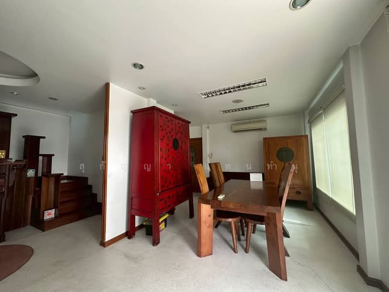 For Sale - บ้านเดี่ยวริมถนนราชพฤกษ์ | ใกล้ BTS บางหว้า, Bangkok