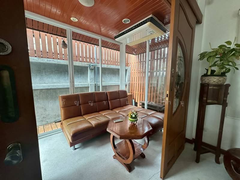 บ้านเดี่ยวหรู งานไม้ ริมถนนราชพฤกษ์ | ใกล้ BTS บางหว้า, กรุงเทพ, ราชพฤกษ์, บางจาก, ภาษีเจริญ, กรุงเทพ, 220 ตร.ม., บ้านเดี่ยว ขาย, โดย สุกัญญา แทนทำนุ, 500288196 - DDproperty.com