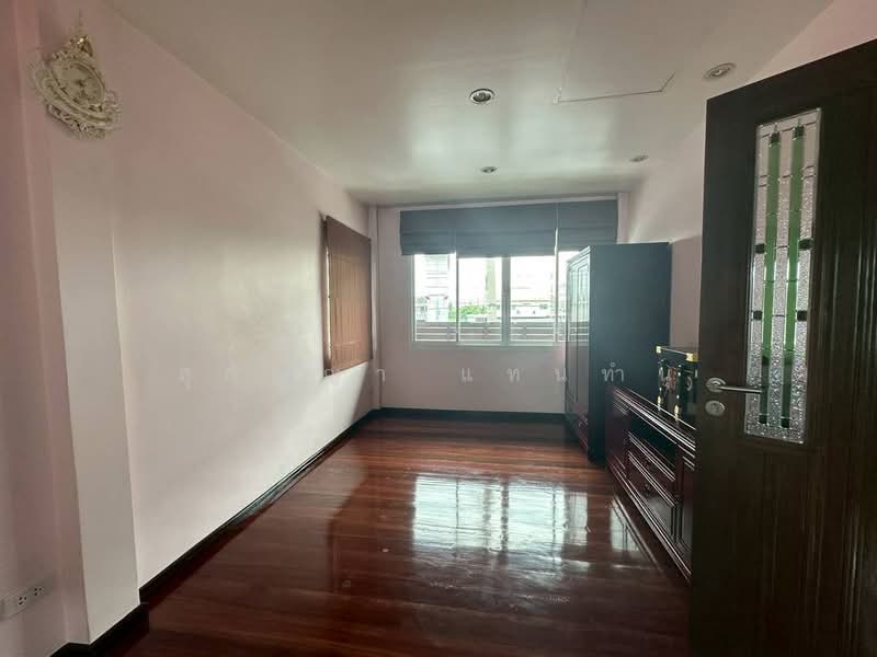 บ้านเดี่ยวหรู งานไม้ ริมถนนราชพฤกษ์ | ใกล้ BTS บางหว้า, กรุงเทพ, ราชพฤกษ์, บางจาก, ภาษีเจริญ, กรุงเทพ, 220 ตร.ม., บ้านเดี่ยว ขาย, โดย สุกัญญา แทนทำนุ, 500288196 - DDproperty.com