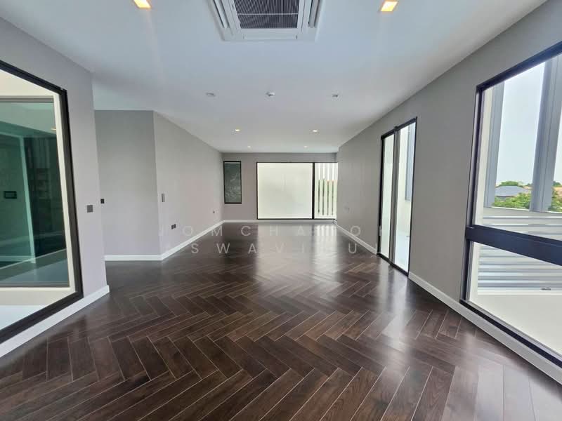 95E1 (Ninety-Five East One), Bangkok, 95 Soi Yothin Phattana 3, Khlong Chan, Bang Kapi, Bangkok, 4 Bedrooms, 846 sqm, Single Detached House For Sale, by Jomchanok Aswavibul, 500288201 - DDproperty.com