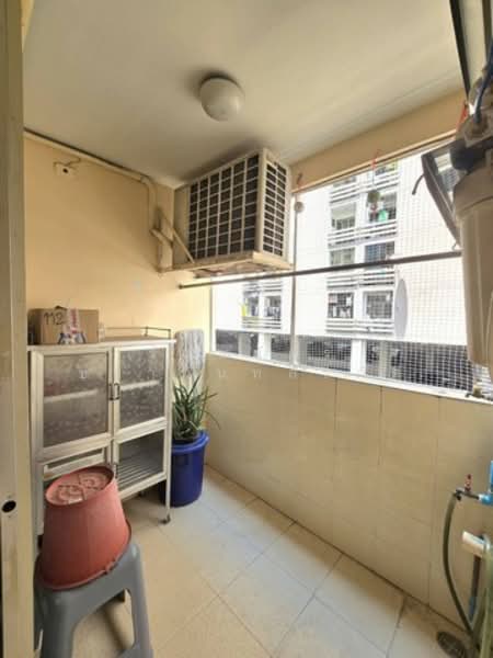 Royal Tower III Condominium, Bangkok, Sutthisan Winitchai, Samsen Nai, Phaya Thai, Bangkok, 1 Bedroom, 29 sqm, Condo For Sale, by รัตนฉัตร์ ชยานันท์สิริภัค, 500288212 - DDproperty.com