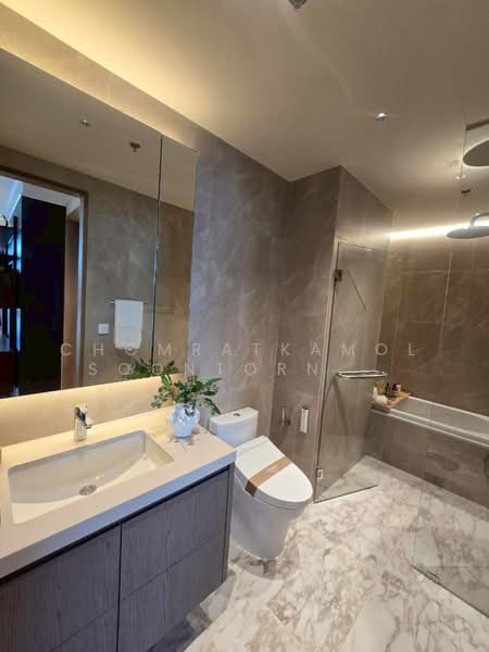 Noble Emmerse Phrom Phong, Bangkok, 643 Sukhumvit Road, Khong Tan, Khlong Toei, Bangkok, 3 Bedrooms, 99 sqm, Condo For Sale, by Chomratkamol Soontorntarawong (Gor), 500288305 - DDproperty.com