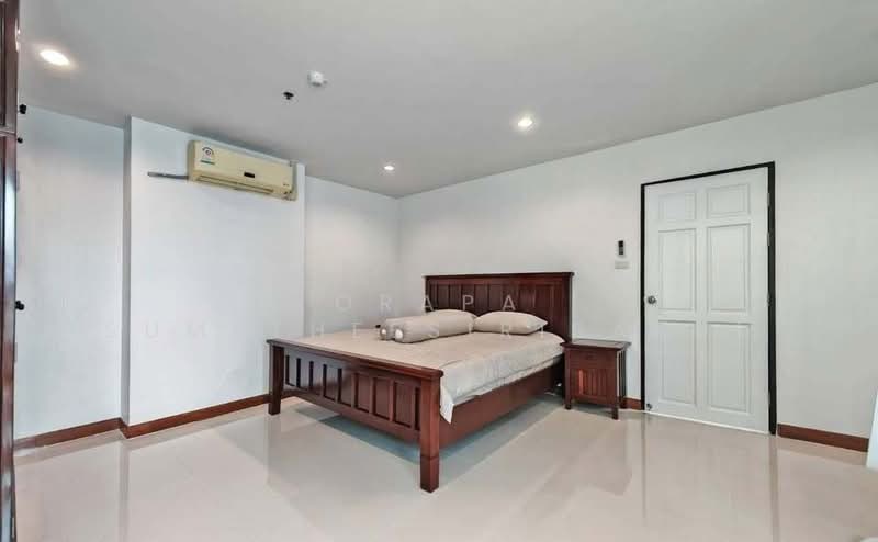 Sukhumvit Living Town, Bangkok, 299 Sukhumvit 21 Road, Khlongtoei Nua, Watthana, Bangkok, 1 Bedroom, 67 sqm, Condo For Sale, by Orapa Sumetheesirisakul, 500288574 - DDproperty.com