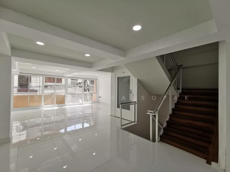 For Rent - 4-BR House, Bangkok