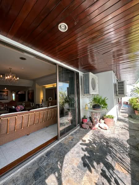 Oriental Towers, Bangkok, 25 Soi Ekkamai 12, Ekkamai Road, Khlong Tan Nua, Watthana, Bangkok, 4 Bedrooms, 475 sqm, Condo For Sale, by Orapa Sumetheesirisakul, 500288704 - DDproperty.com