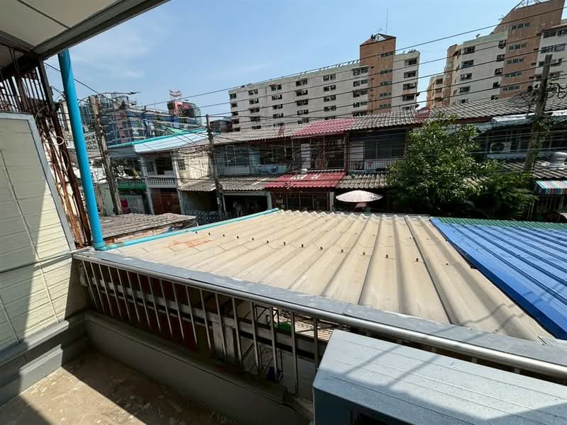 ทาวน์เฮ้าส์ 2 ชั้น 14 ตร.ว. ซอยส.เกียรติชัย 1 ถนนรัชดาภิเษก ห่างจาก MRT ห้วยขวาง เพียง 800 เมตร, Bangkok, ถนนรัชดาภิเษก, Huai Khwang, Huai Khwang, Bangkok, 2 Bedrooms, 70 sqm, Townhouse For Sale, by คุณ สิรตา โรจน์วิมลการ (กระแต), 500288722 - DDproperty.com