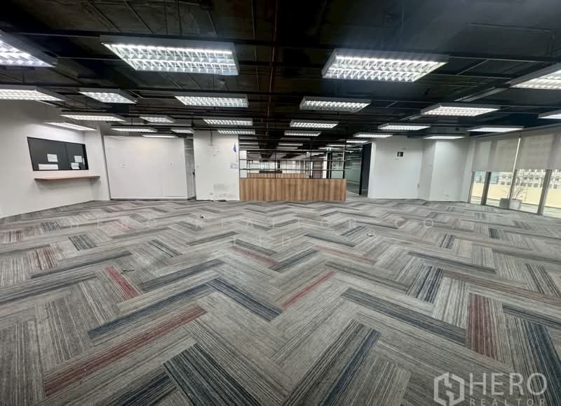 ให้เช่า - For Rent Office Space 612 sqm near BTS Asok & MRT Sukhumvit HRE00680, กรุงเทพ