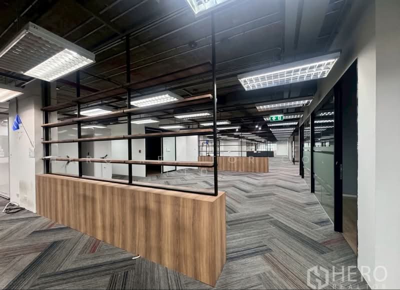 ให้เช่า - For Rent Office Space 612 sqm near BTS Asok & MRT Sukhumvit HRE00680, กรุงเทพ