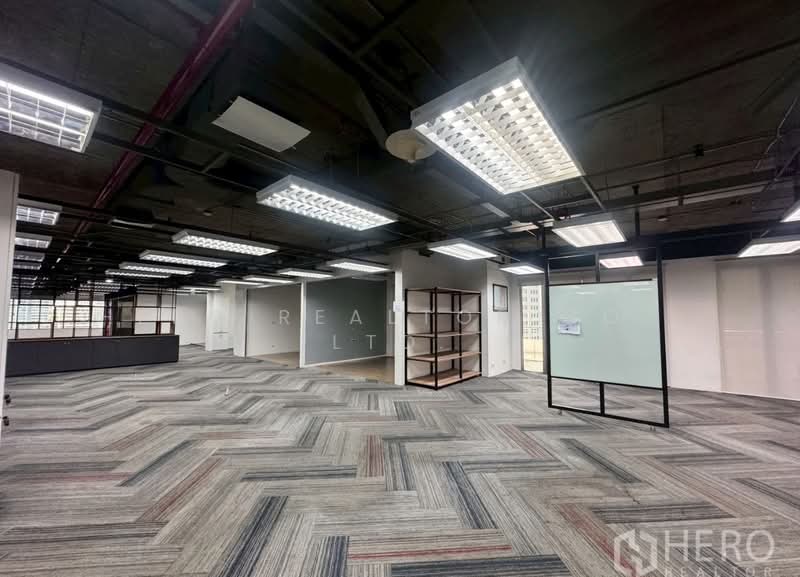 ให้เช่า - For Rent Office Space 612 sqm near BTS Asok & MRT Sukhumvit HRE00680, กรุงเทพ