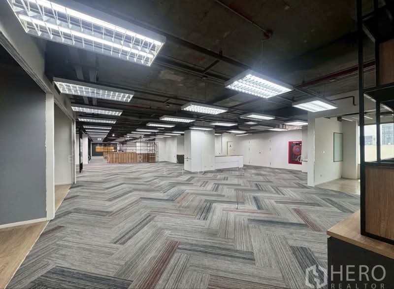 ให้เช่า - For Rent Office Space 612 sqm near BTS Asok & MRT Sukhumvit HRE00680, กรุงเทพ