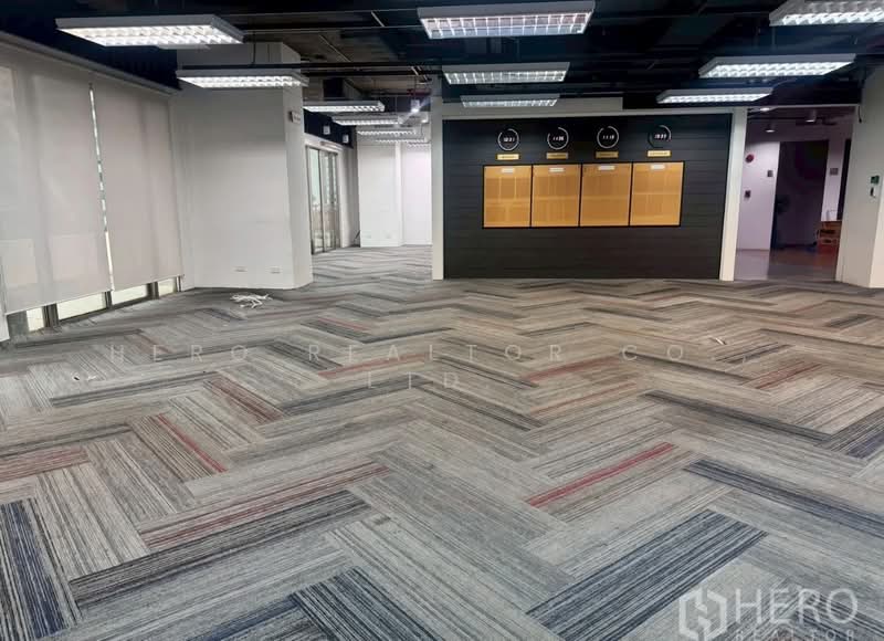 ให้เช่า - For Rent Office Space 612 sqm near BTS Asok & MRT Sukhumvit HRE00680, กรุงเทพ