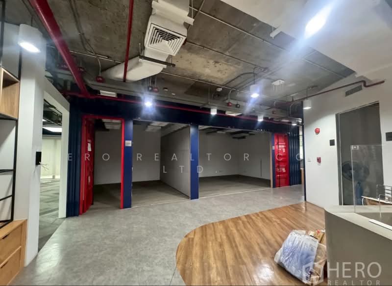 ให้เช่า - For Rent Office Space 504 sqm near BTS Asok & MRT Sukhumvit HRE00681, กรุงเทพ