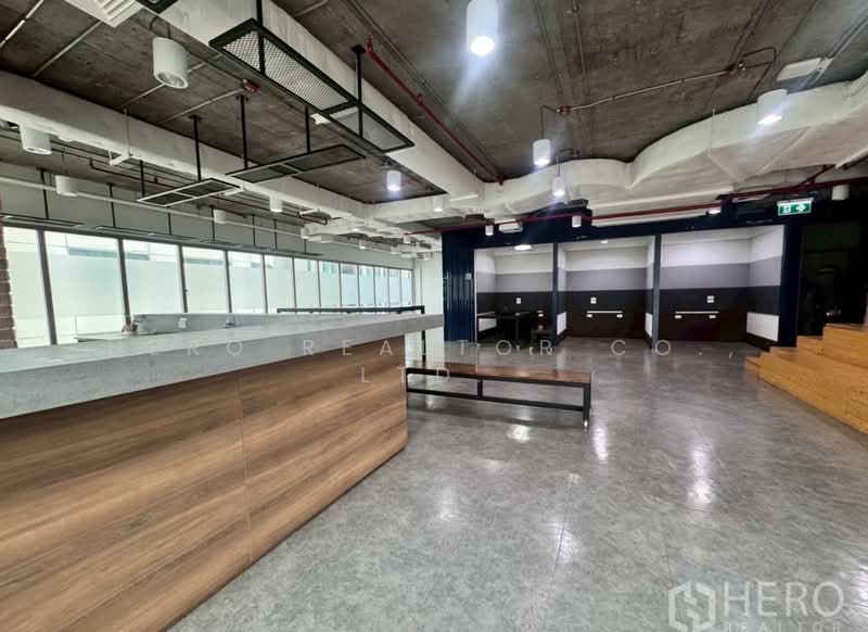 ให้เช่า - For Rent Office Space 504 sqm near BTS Asok & MRT Sukhumvit HRE00681, กรุงเทพ