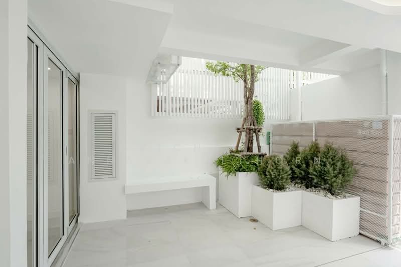 4-BR Townhouse, Bangkok, Khlong Tan Nua, Watthana, Bangkok, 4 Bedrooms, 250 sqm, Townhouse For Rent, by Vichai  Annavakulthorn, 500288857 - DDproperty.com