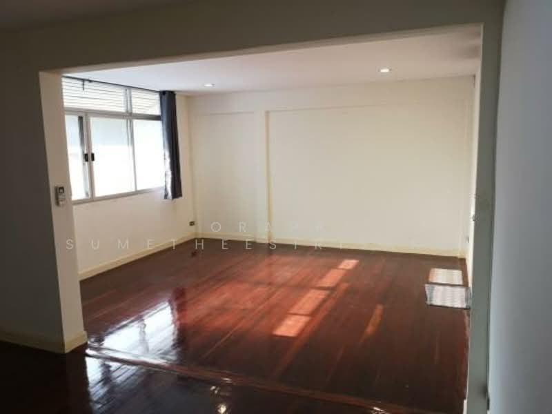 For Sale - 3-BR Townhouse, Bangkok