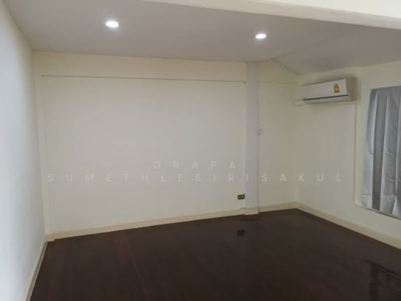 For Sale - 3-BR Townhouse, Bangkok