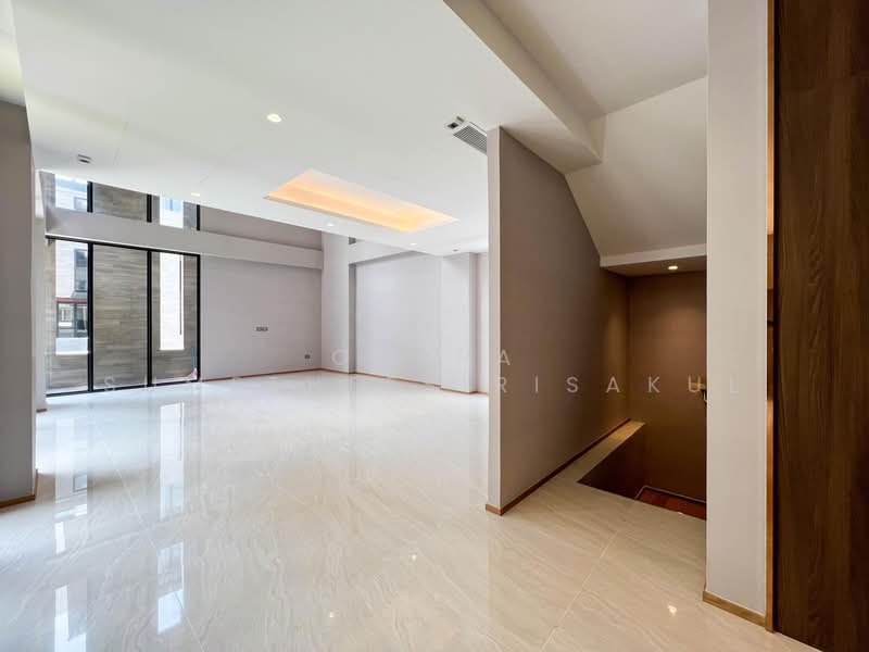 Anina Villa Sathorn-Yenakart, Bangkok, Soi Yen Akat 2, Yen Akat Road, Chong Nonsi, Yan Nawa, Bangkok, 4 Bedrooms, 520 sqm, Single Detached House For Sale, by Orapa Sumetheesirisakul, 500289098 - DDproperty.com