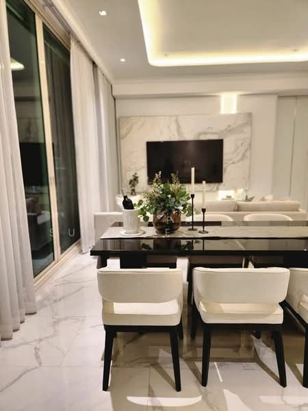 Royce Private Residences, Bangkok, 61 Soi Sukhumvit 31, Khlongtoei Nua, Watthana, Bangkok, 3 Bedrooms, 143 sqm, Condo For Sale, by Orapa Sumetheesirisakul, 500289115 - DDproperty.com