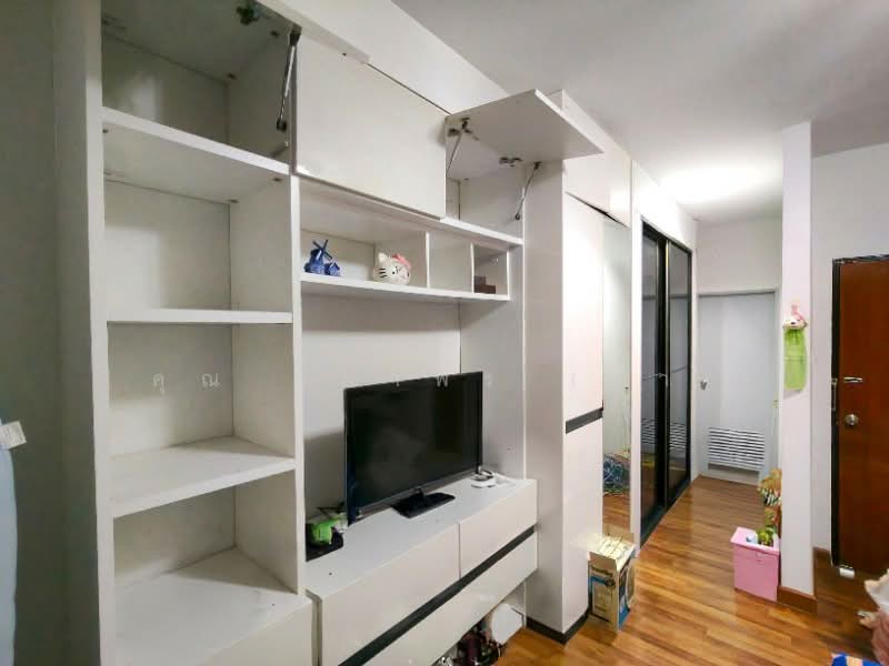 ทาวน์เฮ้าส์ 3 ชั้น หมู่บ้านไพโรจน์ โครงการ 5 บางนา ทำเลดี ราคาถูก, Bangkok, บางนา-ตราด, Bang Na Nuea, Bang Na, Bangkok, 4 Bedrooms, 180 sqm, Townhouse For Sale, by คุณ วิภาพร (ภา), 500289132 - DDproperty.com