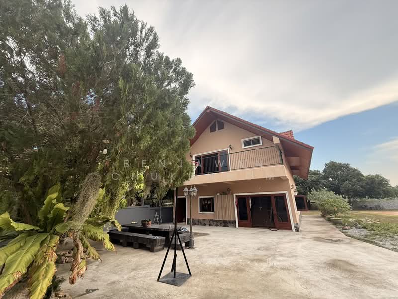 Country Style Home on a Big Land, Chon Buri (Pattaya), Poong, Bang Lamung (Pattaya), Chon Buri (Pattaya), 3 Bedrooms, 100 sqm, Single Detached House For Sale, by Benjawan Chukunhom, 500289141 - DDproperty.com
