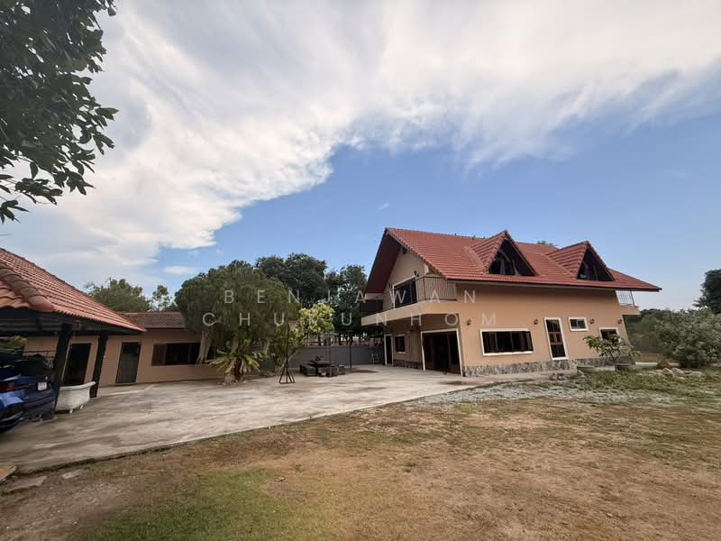Country Style Home on a Big Land, Chon Buri (Pattaya), Poong, Bang Lamung (Pattaya), Chon Buri (Pattaya), 3 Bedrooms, 100 sqm, Single Detached House For Sale, by Benjawan Chukunhom, 500289141 - DDproperty.com