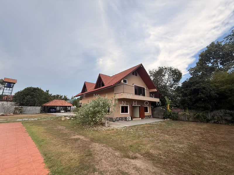 Country Style Home on a Big Land, Chon Buri (Pattaya), Poong, Bang Lamung (Pattaya), Chon Buri (Pattaya), 3 Bedrooms, 100 sqm, Single Detached House For Sale, by Benjawan Chukunhom, 500289141 - DDproperty.com